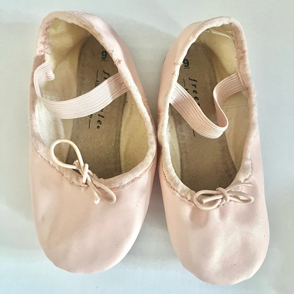 Toddler ballet shoes, Size 9 (fits like regular shoe size 5)